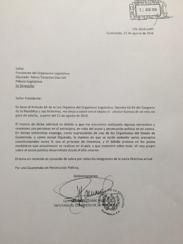  Luis Rabbé vuelve a pedir permiso al Congreso para ausentarse por un mes.