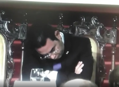 Jimmy Morales Duerme