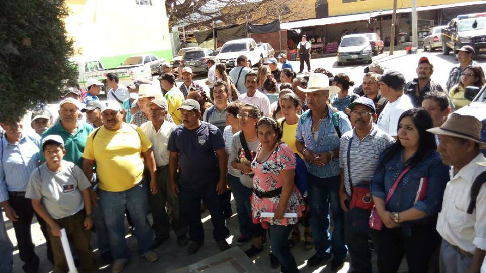 Denuncian despidos masivos e ilegales en Municipalidad de San Miguel Petapa